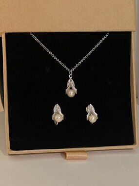 Elegant Napier Sterling Silver Pearl Earrings and Pendent Necklace Set